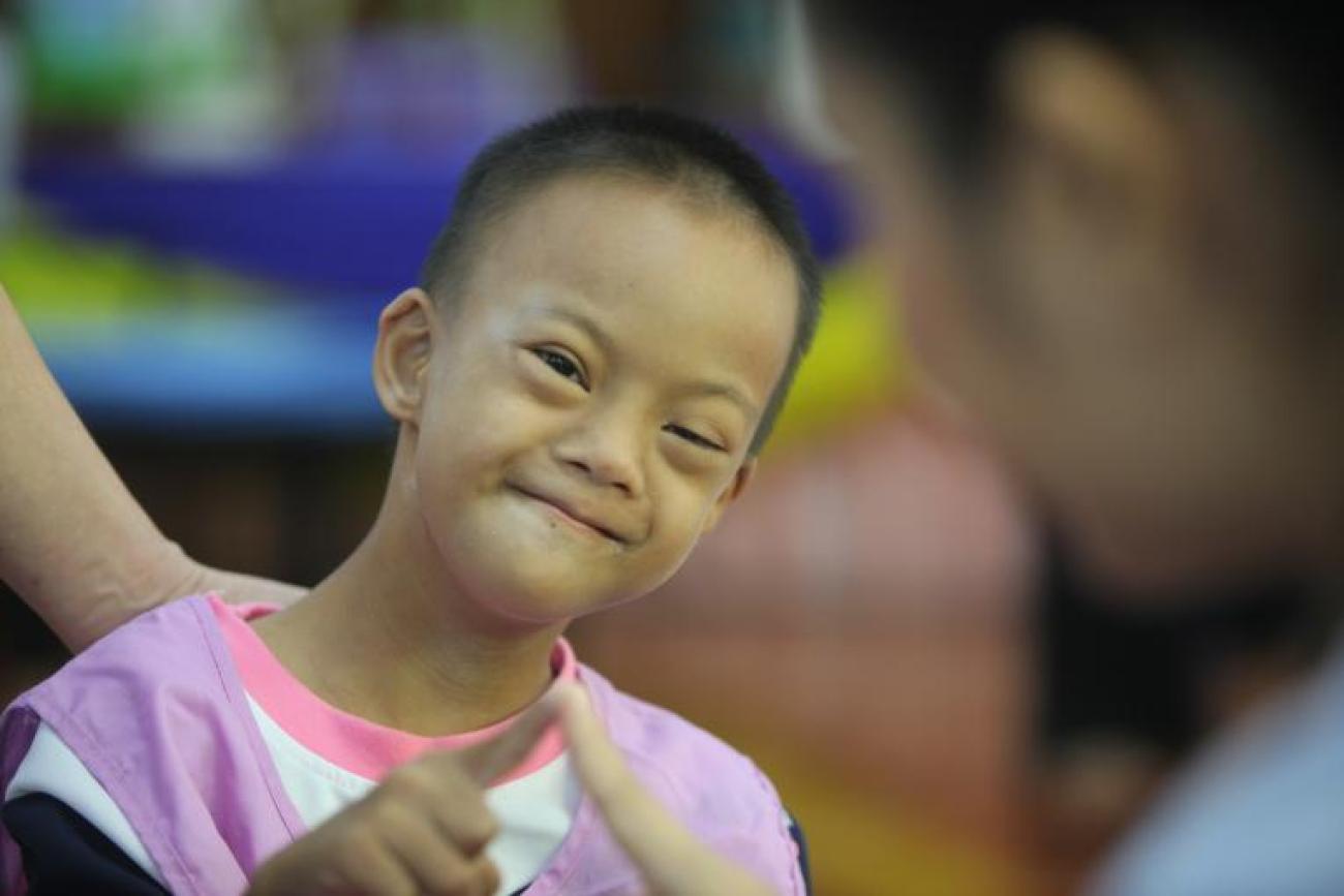 เด็กพิการทางสติปัญญาในจังหวัดอุบลราชธานีได้รับการคัดกรองสุขภาพซึ่งจัดโดยสเปเชียล โอลิมปิก ประเทศไทย และสนับสนุนโดยยูนิเซฟ